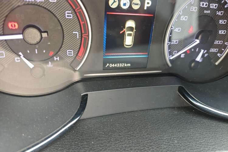 Used Dongfeng Aeolus AX7 2016 2.3L Automatic ZhiZun Version Odometer Close Up
