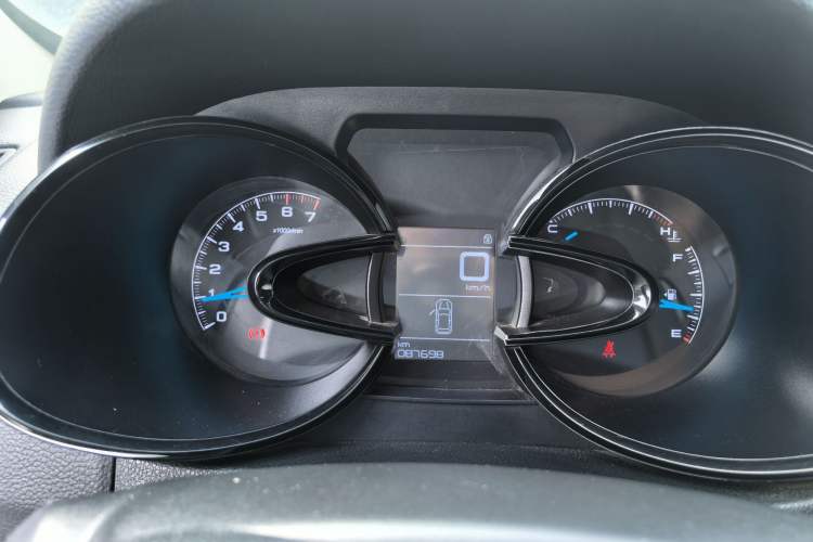 Used Dongfeng Aeolus AX7 2016 1.4T Manual Zhuyue Model Odometer Close Up