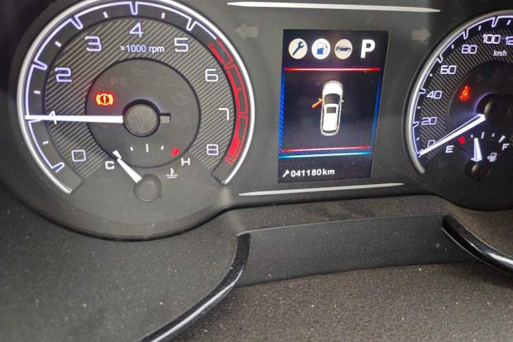 Used Dongfeng Aeolus AX7 2016 2.0L Automatic Zhiyi Trim Odometer Close Up