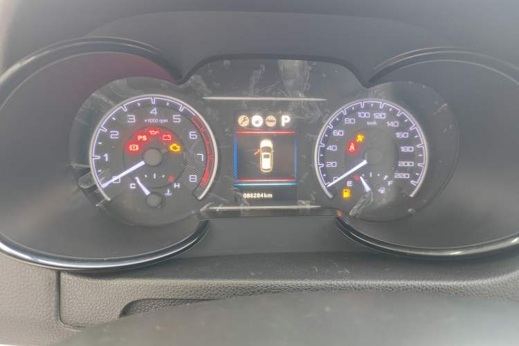 Used Dongfeng Aeolus AX7 2016 2.0L Automatic Zhiyi Trim Odometer Close Up
