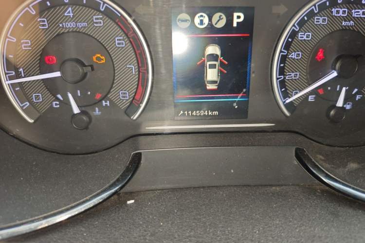 Used Dongfeng Aeolus AX7 2016 2.0L Automatic Zhiyi Trim Odometer Close Up