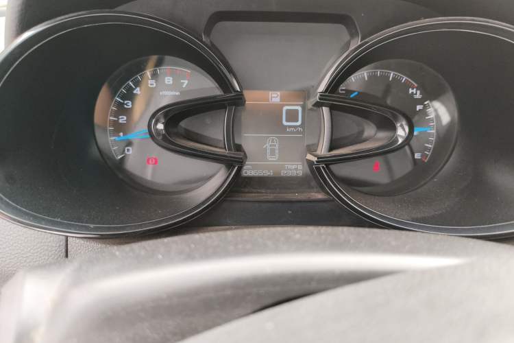 Used Dongfeng Aeolus AX7 2016 2.0L Automatic Zhiyue Trim Odometer Close Up