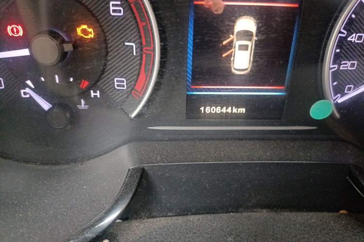 Used Dongfeng Aeolus AX7 2016 2.0L Automatic Zhiyi Trim Odometer Close Up