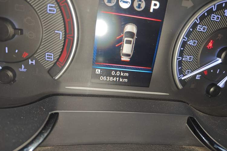Used Dongfeng Aeolus AX7 2016 2.0L Automatic Zhiyi Trim Odometer Close Up