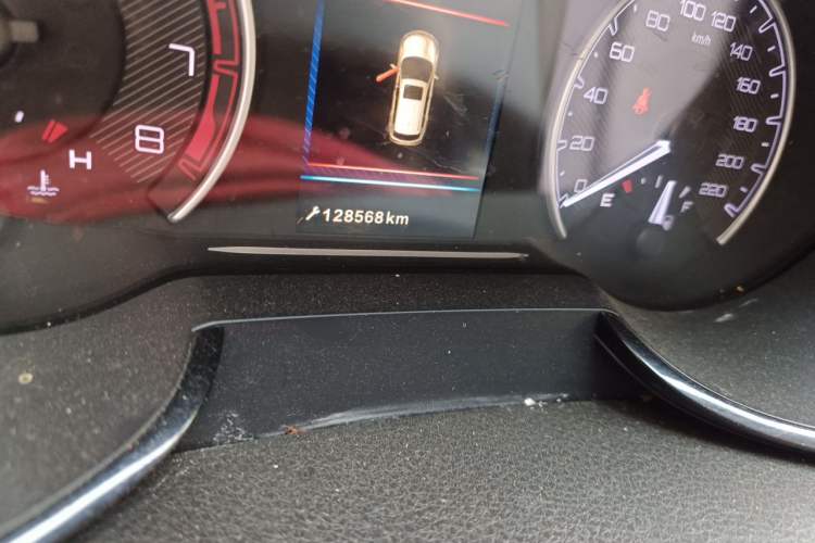 Used Dongfeng Aeolus AX7 2016 2.0L Automatic Zhiyi Trim Odometer Close Up