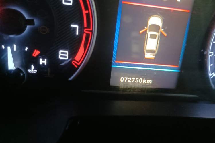 Used Dongfeng Aeolus AX7 2016 2.0L Automatic Zhiyi Trim Odometer Close Up