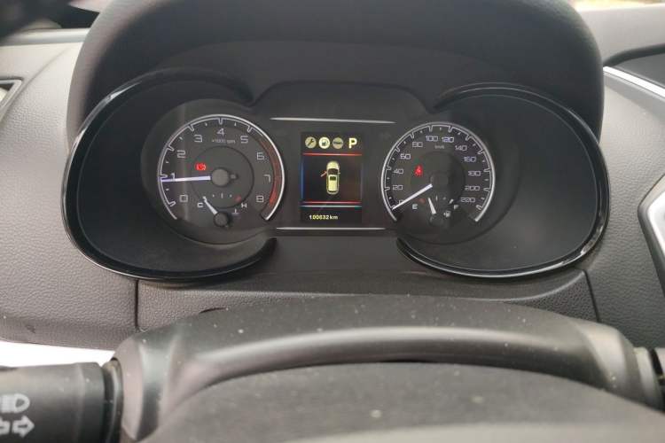 Used Dongfeng Aeolus AX7 2016 2.0L Automatic Zhiyi Trim Odometer Close Up