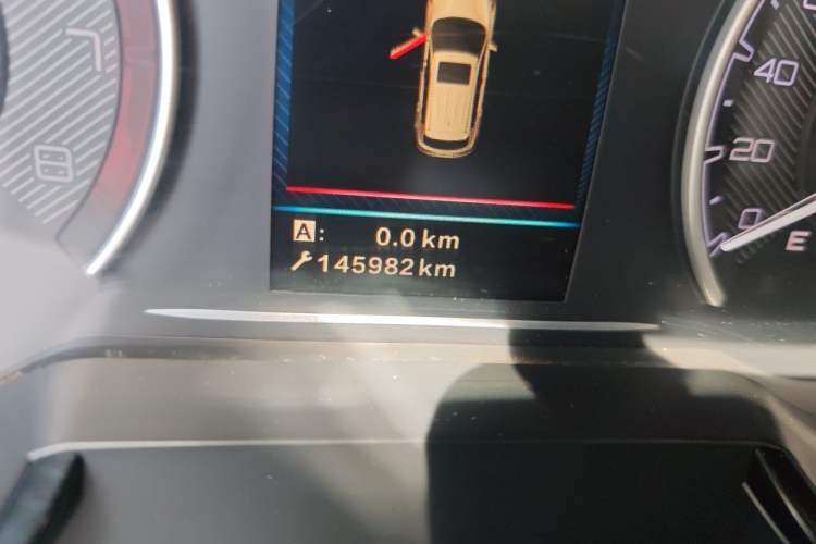 Used Dongfeng Aeolus AX7 2016 2.0L Automatic Zhiyue Trim Odometer Close Up