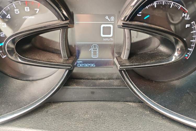 Used Dongfeng Aeolus AX7 2016 1.4T Manual Zhuyue Model Odometer Close Up