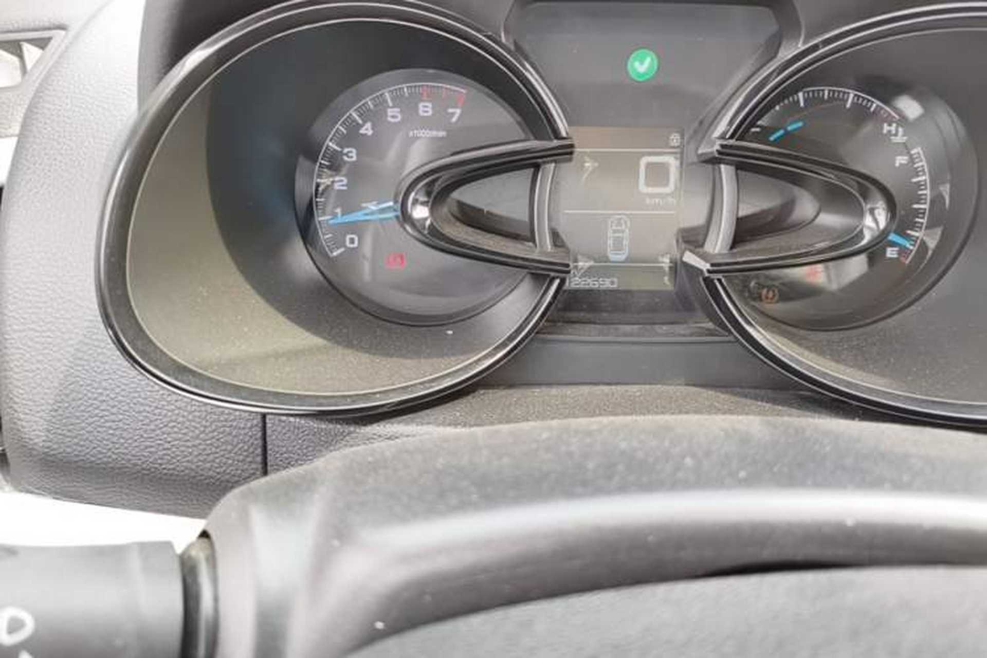 Used Dongfeng Aeolus AX7 2016 1.4T Manual Zhuyue Model Odometer Close Up