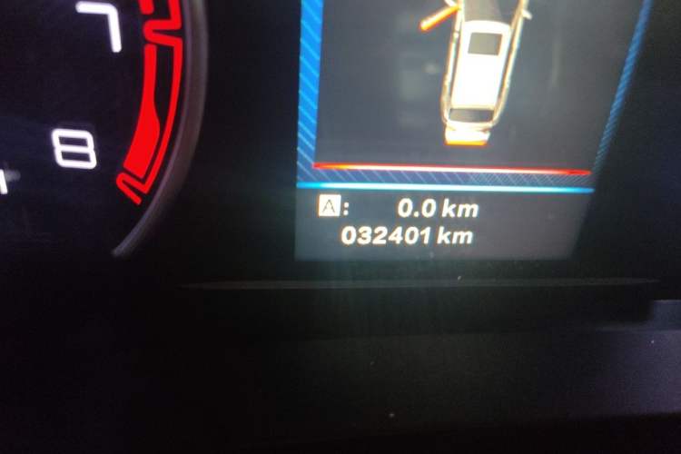 Used Dongfeng Aeolus AX7 2016 2.0L Automatic Zhiyi Trim Odometer Close Up
