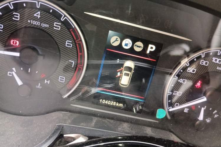 Used Dongfeng Aeolus AX7 2016 2.3L Automatic ZhiZun Version Odometer Close Up