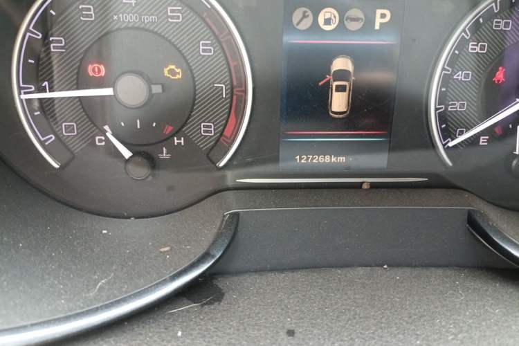 Used Dongfeng Aeolus AX7 2016 2.0L Automatic Zhiyi Trim Odometer Close Up
