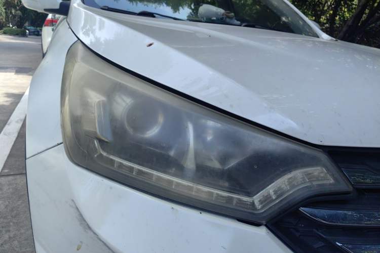 Used Dongfeng Aeolus AX7 2016 2.0L Automatic Zhiyi Trim Right Front Headlight