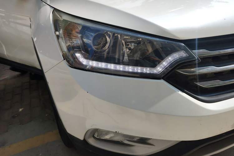Used Dongfeng Aeolus AX7 2016 1.4T Manual Zhuyue Model Right Front Headlight