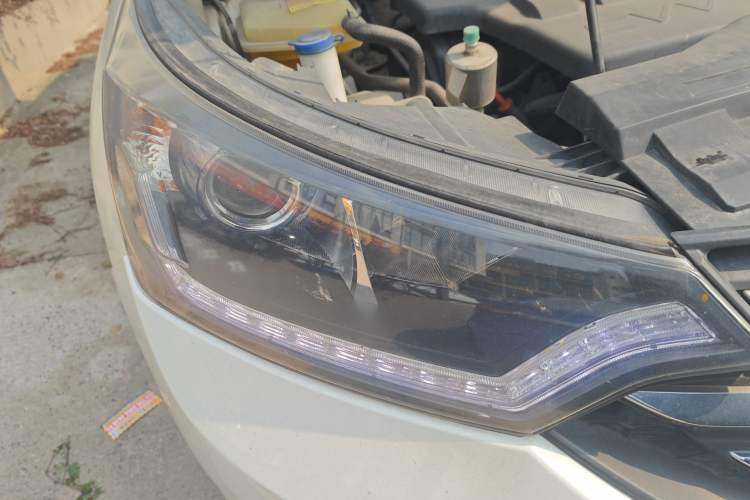 Used Dongfeng Aeolus AX7 2016 2.0L Automatic Zhiyue Trim Right Front Headlight