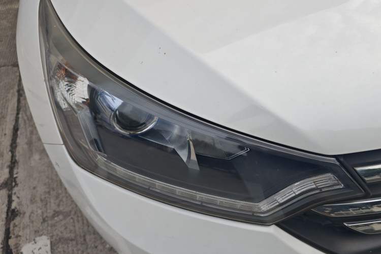 Used Dongfeng Aeolus AX7 2016 2.0L Automatic Zhiyi Trim Right Front Headlight