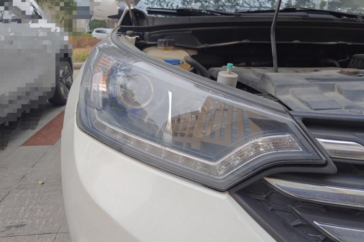 Used Dongfeng Aeolus AX7 2016 2.0L Automatic Zhiyi Trim Right Front Headlight