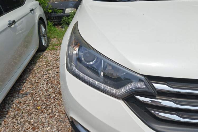 Used Dongfeng Aeolus AX7 2016 2.3L Automatic ZhiZun Version Right Front Headlight