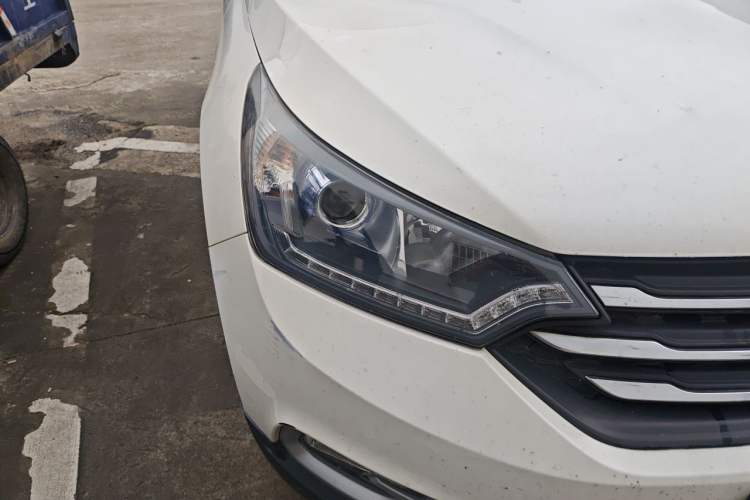 Used Dongfeng Aeolus AX7 2016 1.4T Manual Zhuyue Model Right Front Headlight