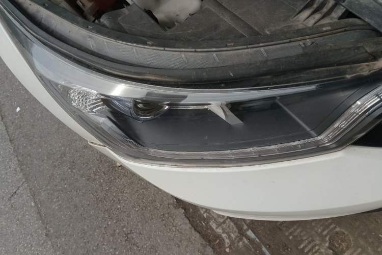 Used Dongfeng Aeolus AX7 2016 2.3L Automatic ZhiZun Version Right Front Headlight