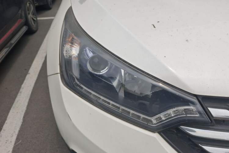 Used Dongfeng Aeolus AX7 2016 2.0L Automatic Zhiyi Trim Right Front Headlight