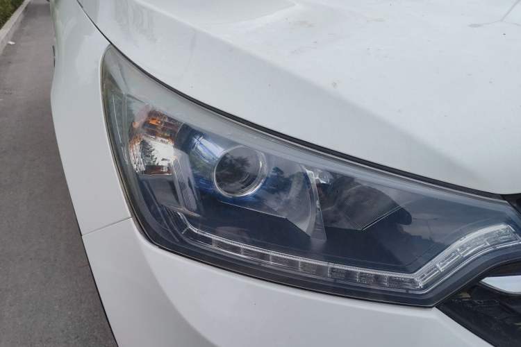 Used Dongfeng Aeolus AX7 2016 1.4T Manual ZhiShang Model Right Front Headlight
