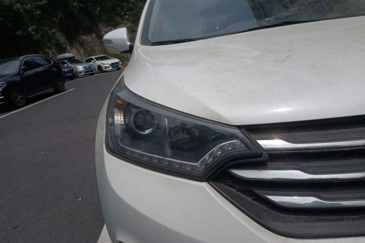 Used Dongfeng Aeolus AX7 2016 2.0L Automatic Zhiyi Trim Right Front Headlight