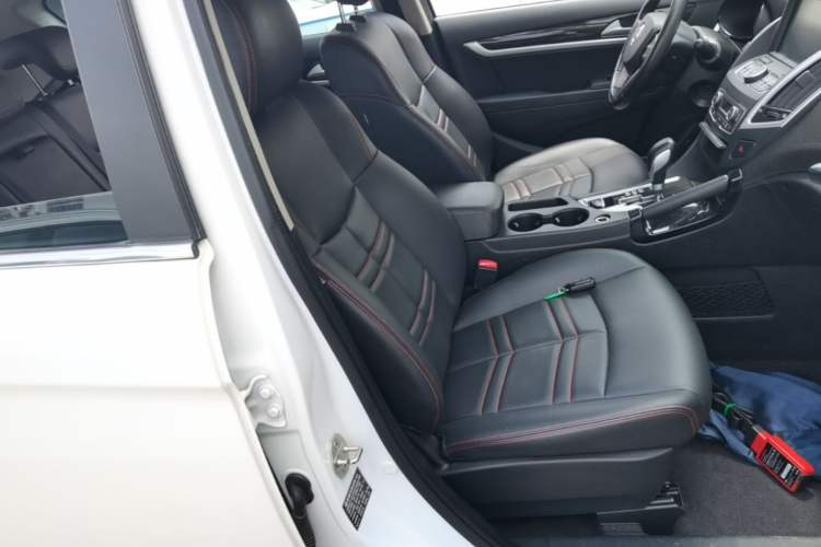 Used Dongfeng Aeolus AX7 2016 2.3L Automatic ZhiZun Version Right Front Seat