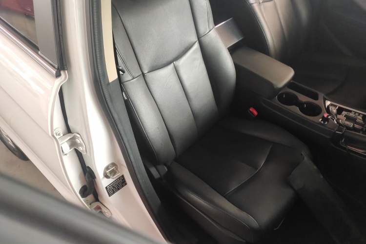 Used Dongfeng Aeolus AX7 2016 2.0L Automatic Zhiyi Trim Right Front Seat