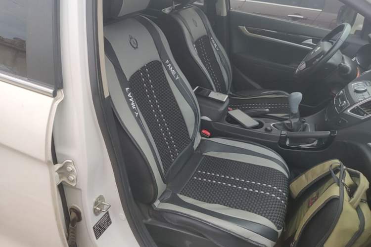 Used Dongfeng Aeolus AX7 2016 2.0L Manual Zhiyi Trim Right Front Seat