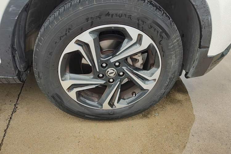 Used Dongfeng Aeolus AX7 2016 2.0L Automatic Zhiyi Trim Right Front Wheel Hub