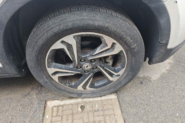 Used Dongfeng Aeolus AX7 2016 2.3L Automatic ZhiZun Version Right Front Wheel Hub