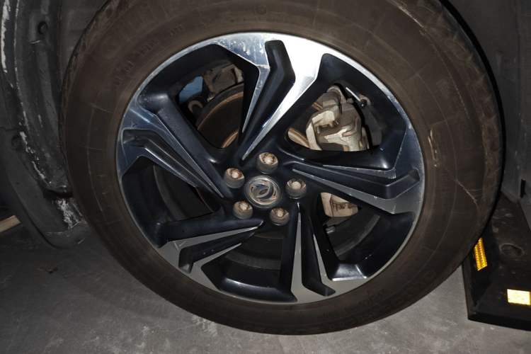 Used Dongfeng Aeolus AX7 2016 2.0L Automatic Zhiyi Trim Right Front Wheel Hub