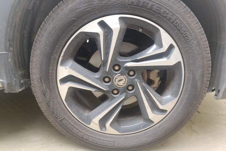 Used Dongfeng Aeolus AX7 2016 2.0L Automatic Zhiyi Trim Right Front Wheel Hub