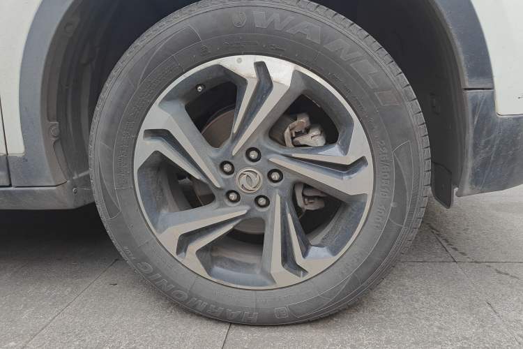 Used Dongfeng Aeolus AX7 2016 2.0L Automatic Zhiyi Trim Right Front Wheel Hub