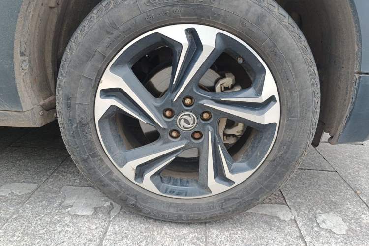 Used Dongfeng Aeolus AX7 2016 2.0L Automatic Zhiyi Trim Right Front Wheel Hub