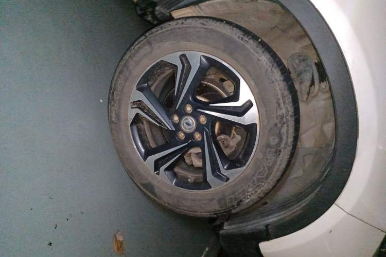 Used Dongfeng Aeolus AX7 2016 2.0L Automatic Zhiyi Trim Right Front Wheel Hub