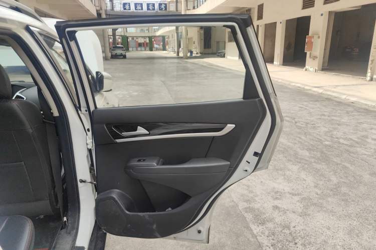 Used Dongfeng Aeolus AX7 2016 2.0L Manual Zhiyi Trim Right Rear Door Interior