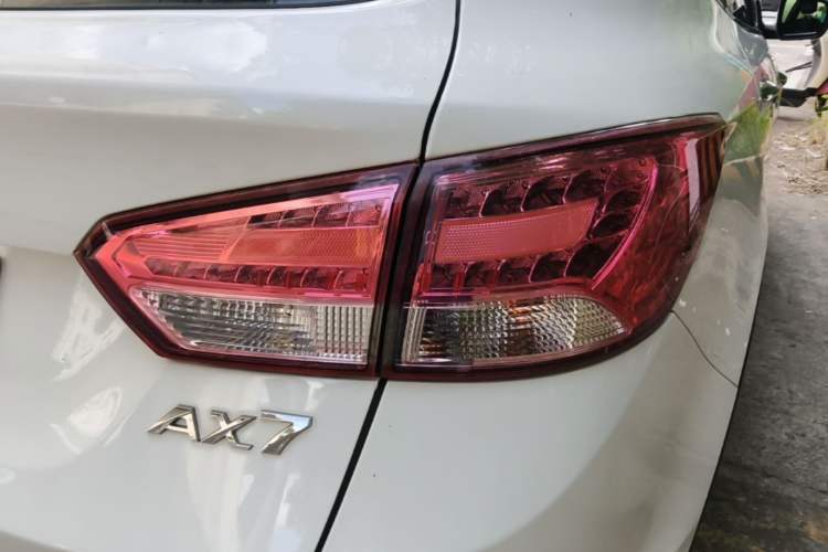 Used Dongfeng Aeolus AX7 2016 2.0L Automatic Zhiyi Trim Right Rear Taillight