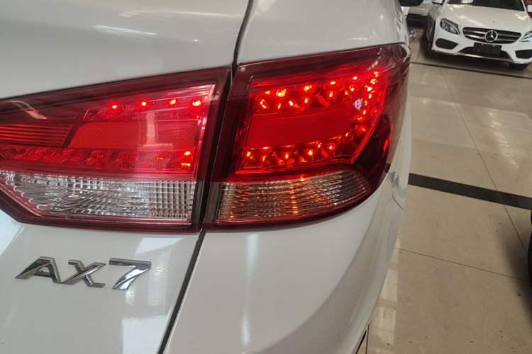 Used Dongfeng Aeolus AX7 2016 2.0L Automatic Zhiyi Trim Right Rear Taillight
