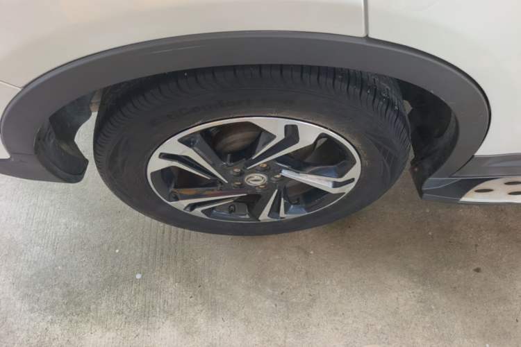 Used Dongfeng Aeolus AX7 2016 2.0L Automatic Zhiyi Trim Right Rear Wheel Hub