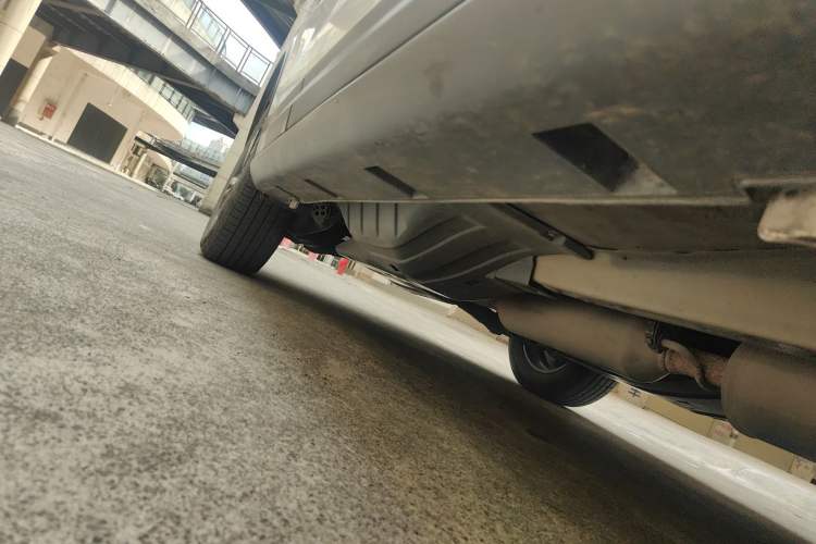 Used Dongfeng Aeolus AX7 2016 2.0L Manual Zhiyi Trim Right Side Sill