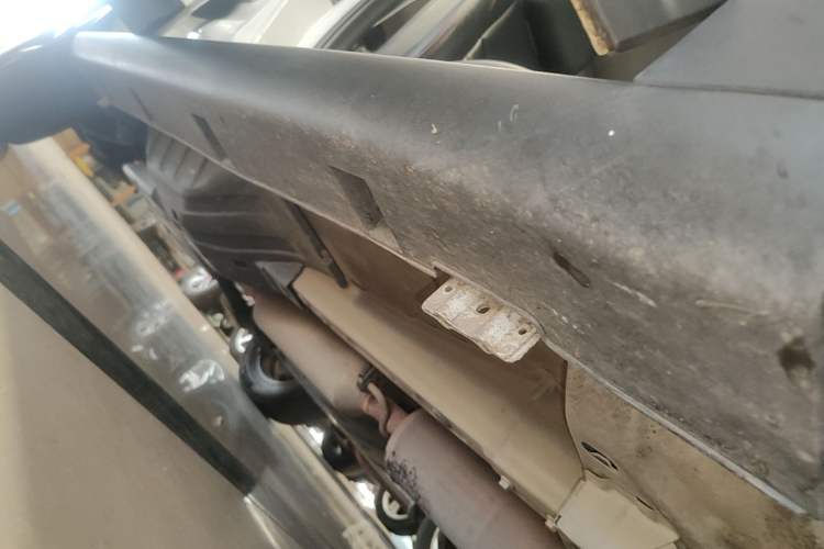 Used Dongfeng Aeolus AX7 2016 2.0L Automatic Zhiyi Trim Right Side Sill