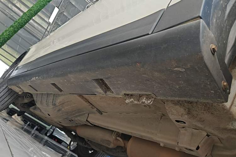 Used Dongfeng Aeolus AX7 2016 2.0L Automatic Zhiyi Trim Right Side Sill