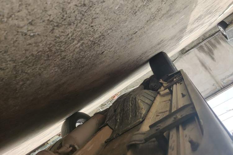 Used Dongfeng Aeolus AX7 2016 2.0L Manual Zhiyi Trim Right Side Sill