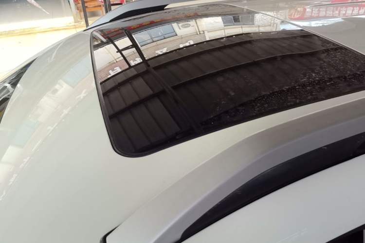 Used Dongfeng Aeolus AX7 2016 2.0L Automatic Zhiyi Trim Roof