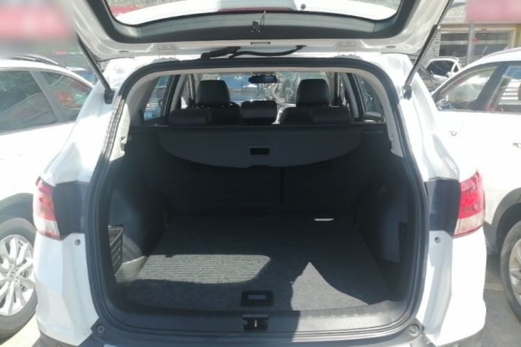 Used Dongfeng Aeolus AX7 2016 2.0L Automatic Zhiyi Trim Trunk