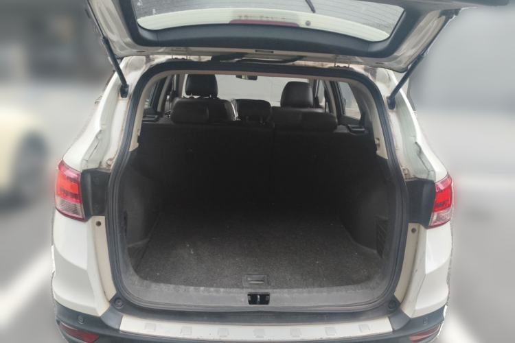 Used Dongfeng Aeolus AX7 2016 2.0L Automatic Zhiyi Trim Trunk
