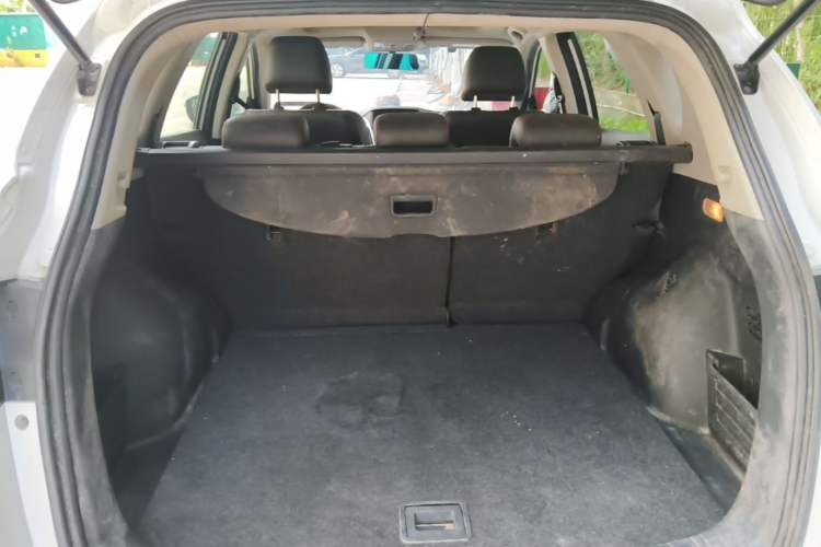 Used Dongfeng Aeolus AX7 2016 2.0L Automatic Zhiyi Trim Trunk